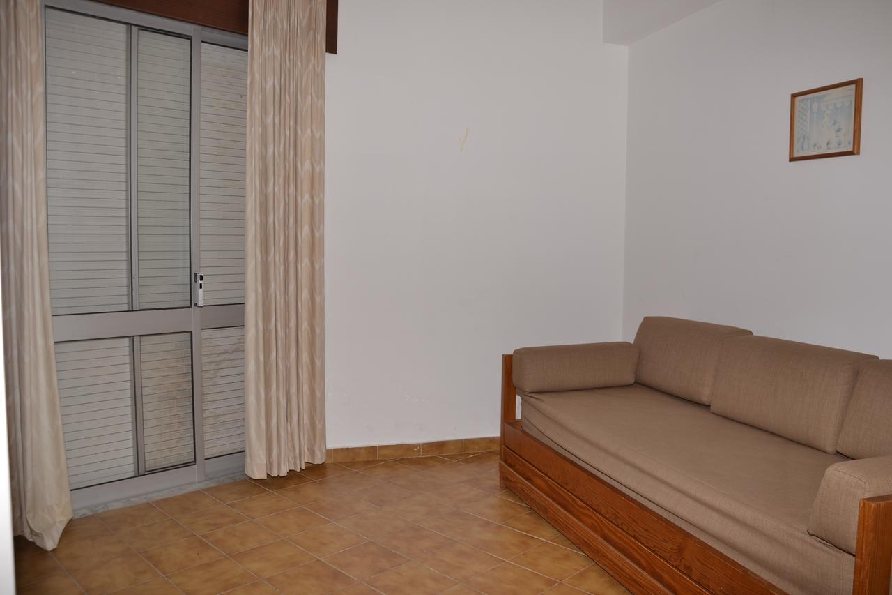 Squash Club Apartamentos Portimao Exterior photo